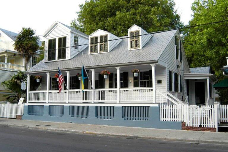 Old House/Wrecker's Museum