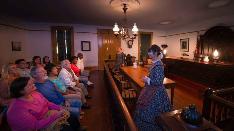 whaley house haunted tour with guests