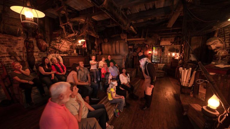 savannah chandlery guide telling guests a story