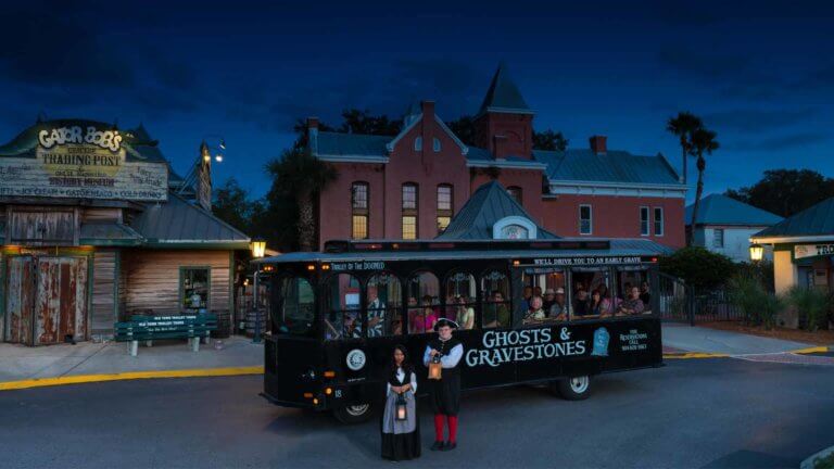 st augustine ghost trolley at old jail