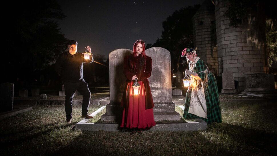 Charleston ghost hosts